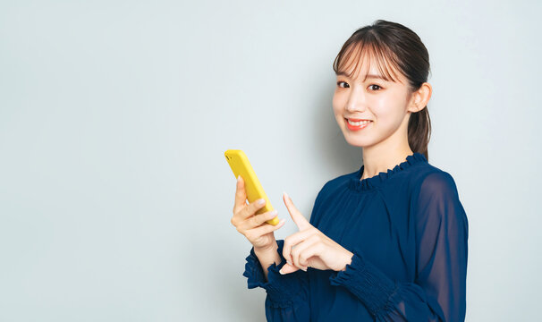 仕事ができない榊くんは夜だけ有能を無料で読めるサイトはどこ？